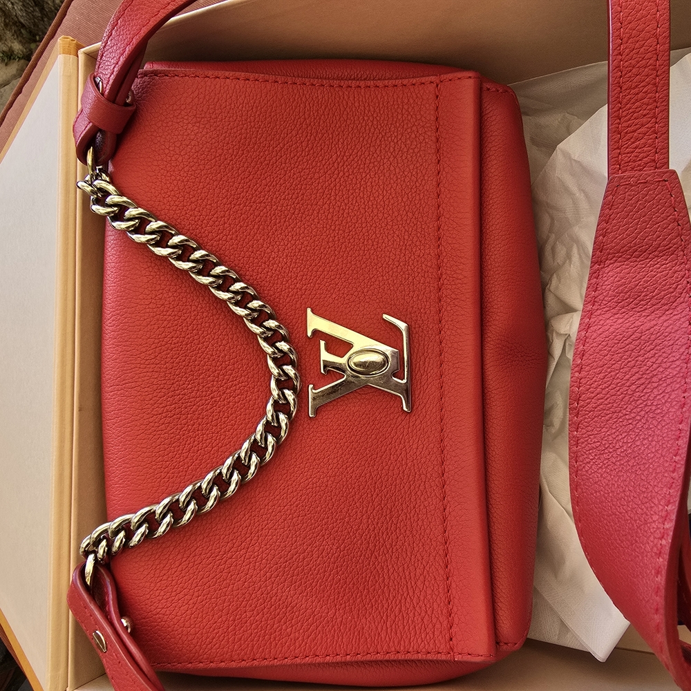 Louis Vuitton Vibrant Red Leather Shoulder Bag with  Chain